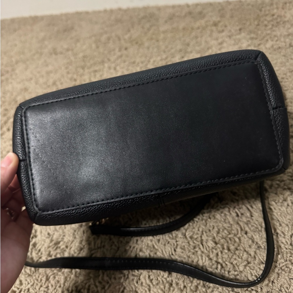 Michael Kors- Perfect Date Night Bag! 💕 - Picture 5 of 7